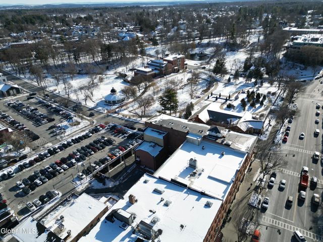 5 Spring Street APT 404, Saratoga Springs, NY 12866