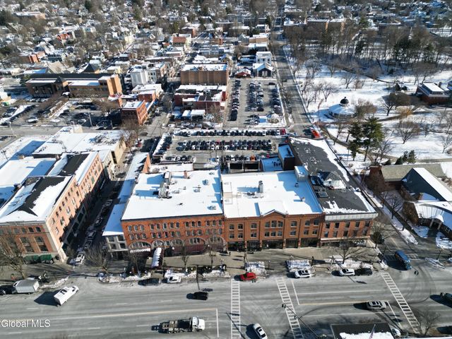 5 Spring Street APT 404, Saratoga Springs, NY 12866