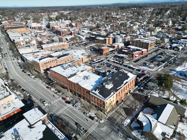 5 Spring Street APT 404, Saratoga Springs, NY 12866