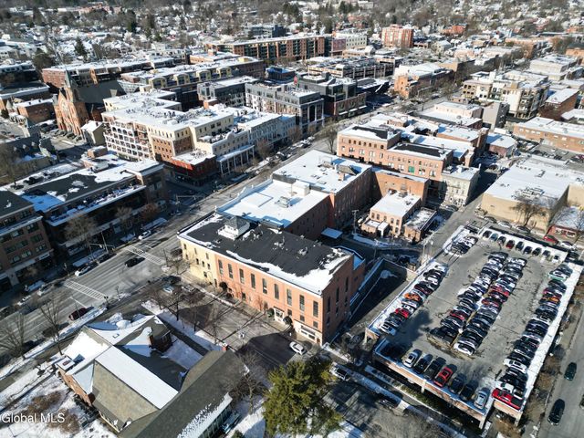 5 Spring Street APT 404, Saratoga Springs, NY 12866