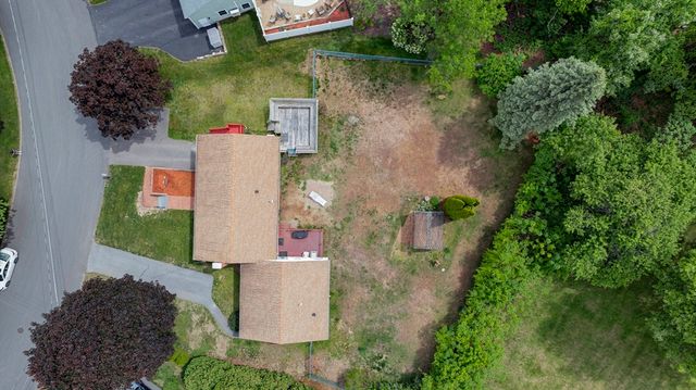 101 Long Hill Dr, Leominster, MA 01453