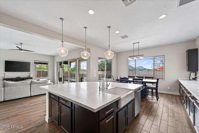 16303 N 2ND Avenue, Phoenix, AZ 85023