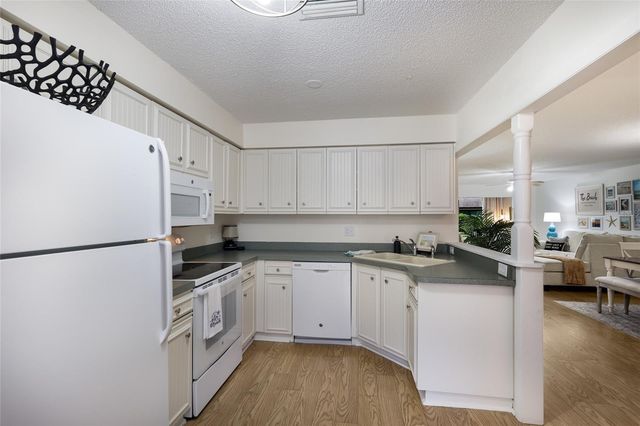 7133 28TH AVENUE W 7133, Bradenton, FL 34209