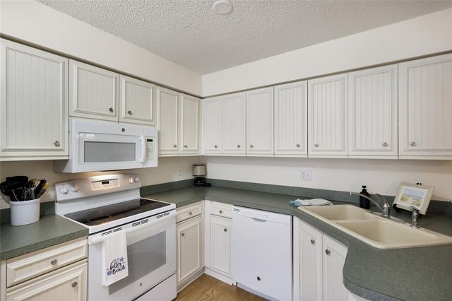 7133 28TH AVENUE W 7133, Bradenton, FL 34209