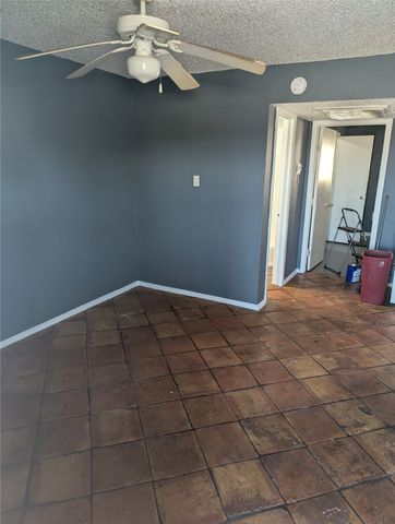 1221 MINERAL WELL Highway, Weatherford, TX 76086