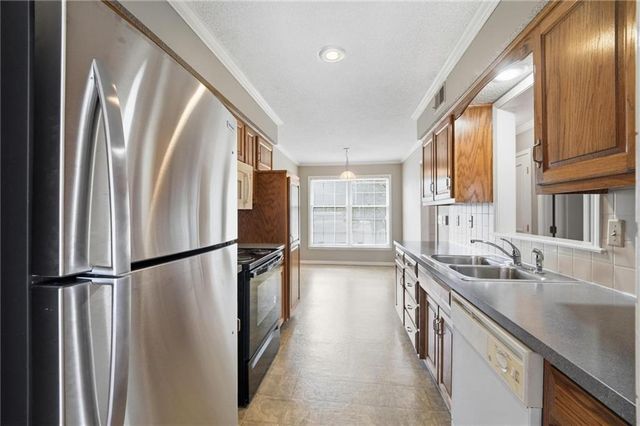 7460 Nall Avenue, Prairie Village, KS 66208