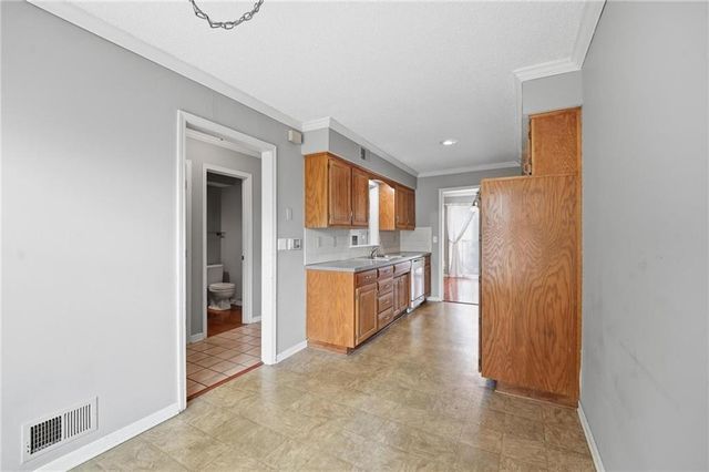 7460 Nall Avenue, Prairie Village, KS 66208