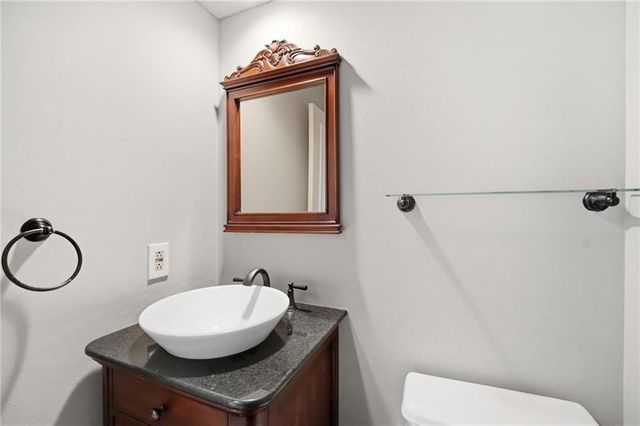 7460 Nall Avenue, Prairie Village, KS 66208