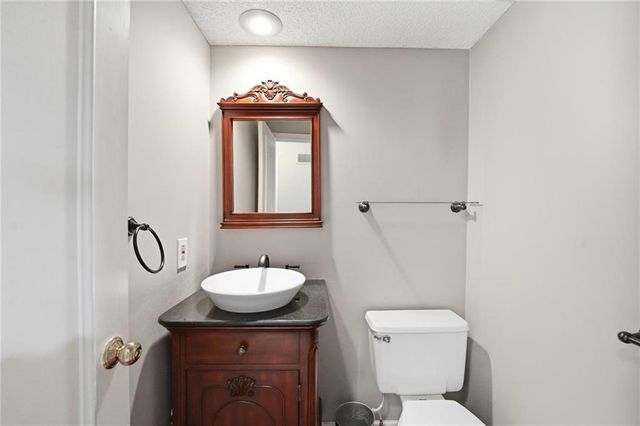 7460 Nall Avenue, Prairie Village, KS 66208