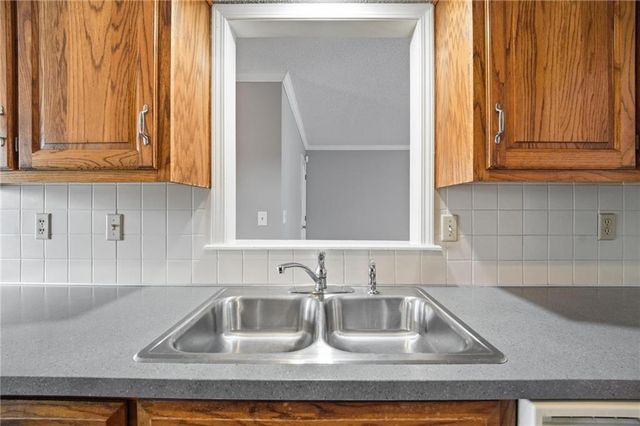 7460 Nall Avenue, Prairie Village, KS 66208