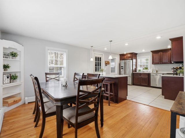 330 Woburn St, Lowell, MA 01852