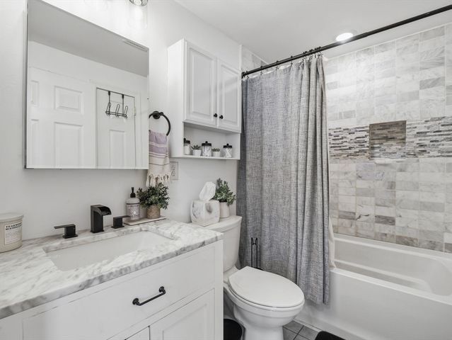 330 Woburn St, Lowell, MA 01852