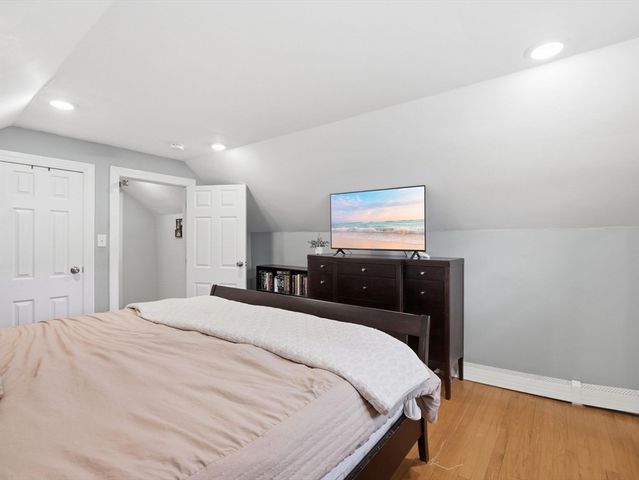 330 Woburn St, Lowell, MA 01852
