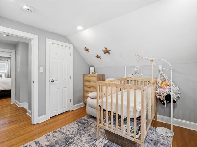 330 Woburn St, Lowell, MA 01852