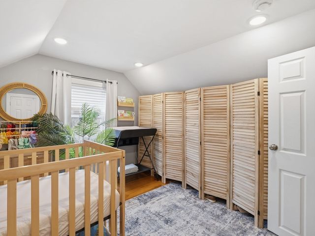 330 Woburn St, Lowell, MA 01852