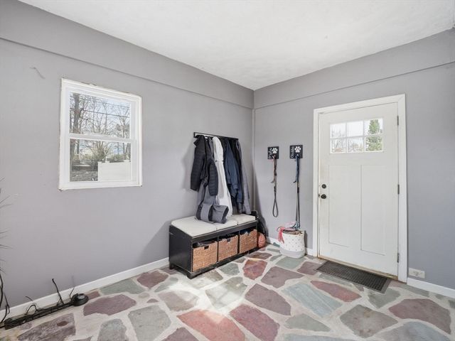 330 Woburn St, Lowell, MA 01852