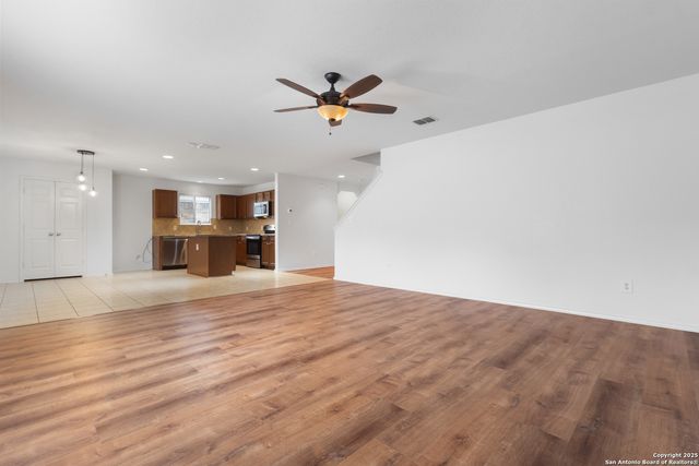 9418 Madison Crk, Converse, TX 78109