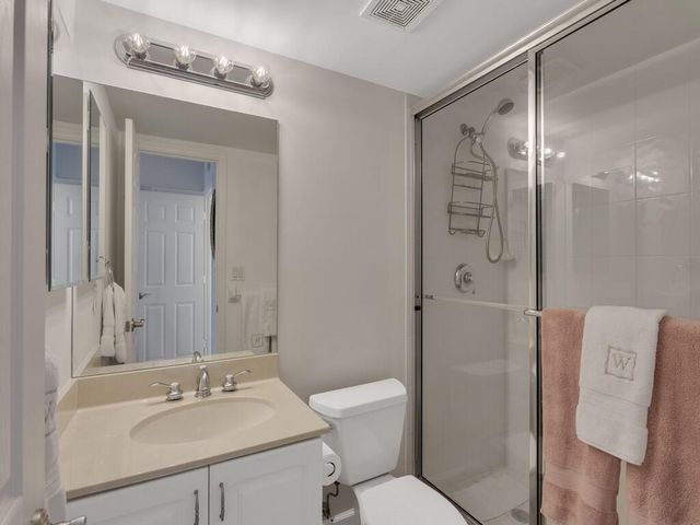 3554 Ocean Drive 302, Vero Beach, FL 32963