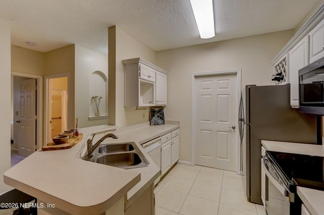 10000 GATE Parkway N 624, Jacksonville, FL 32246