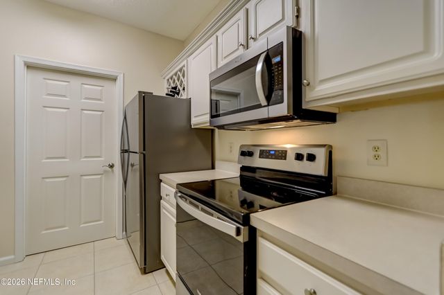 10000 GATE Parkway N 624, Jacksonville, FL 32246