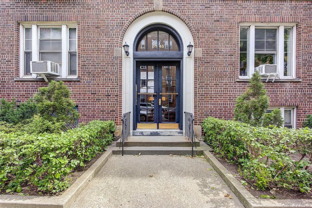 35-45 78th Street 22, Jackson Heights, NY 11372 — exterior