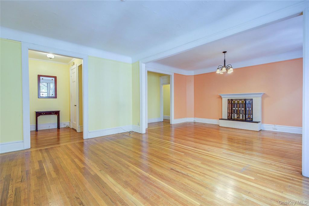 35-45 78th Street 22, Jackson Heights, NY 11372 — photo 3
