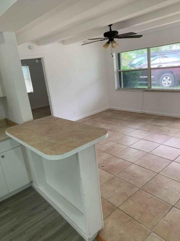 512 SE 1st St, Boynton Beach, FL 33435