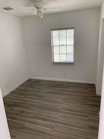 512 SE 1st St, Boynton Beach, FL 33435