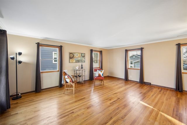 2204 Hillside Avenue, West Des Moines, IA 50265