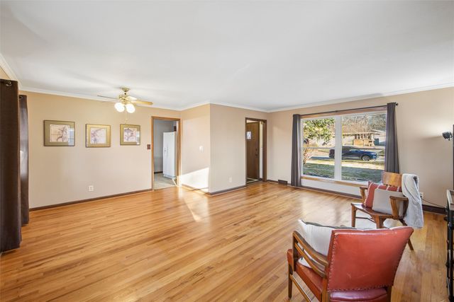 2204 Hillside Avenue, West Des Moines, IA 50265