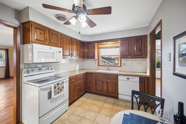 2204 Hillside Avenue, West Des Moines, IA 50265