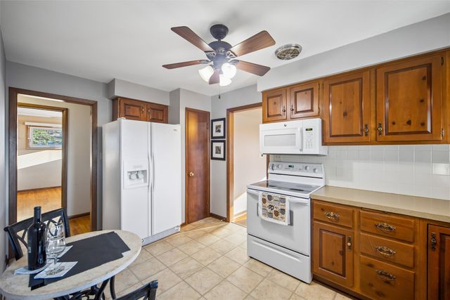 2204 Hillside Avenue, West Des Moines, IA 50265