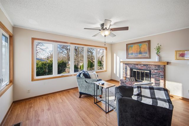 2204 Hillside Avenue, West Des Moines, IA 50265