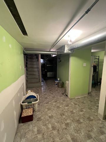 12741 Hoyne Avenue, Blue Island, IL 60406