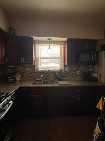 12741 Hoyne Avenue, Blue Island, IL 60406