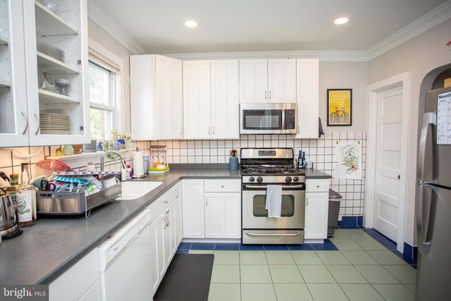 36 LINCOLN AVE, Collingswood, NJ 08108