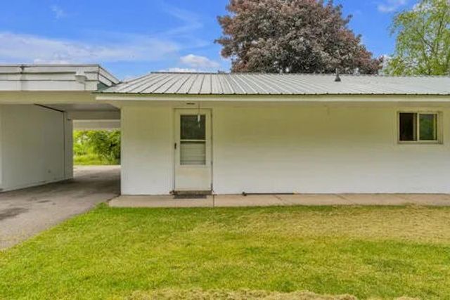 7038 Whitmore Lake Road, Whitmore Lake, MI 48189