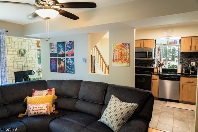 54 Cherrywood Dr, Franklin Twp., NJ 08873