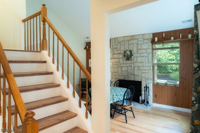 54 Cherrywood Dr, Franklin Twp., NJ 08873