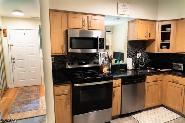 54 Cherrywood Dr, Franklin Twp., NJ 08873