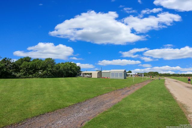 1209 W Oakland Avenue, Seadrift, TX 77983