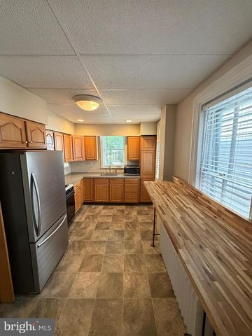 218 N PINE ST, Lancaster, PA 17603