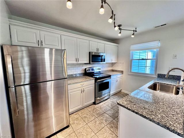 602 Barwick CT, Chesapeake, VA 23320