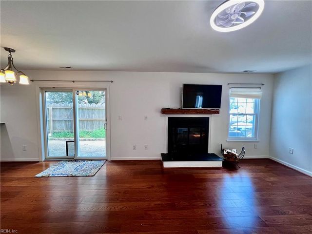 602 Barwick CT, Chesapeake, VA 23320