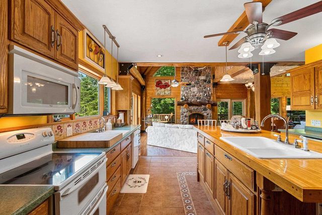 W8310 MEYER LANE, Crivitz, WI 54114