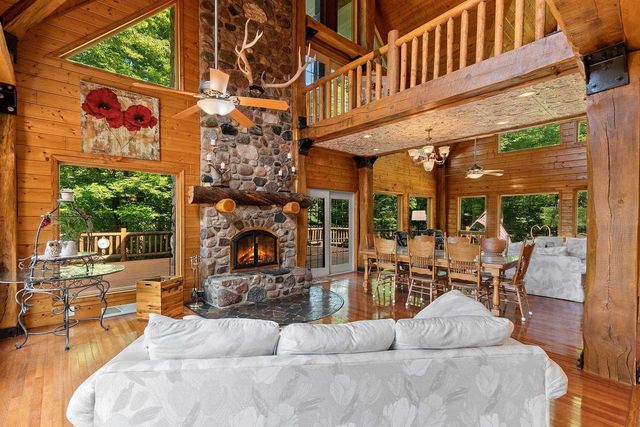 W8310 MEYER LANE, Crivitz, WI 54114