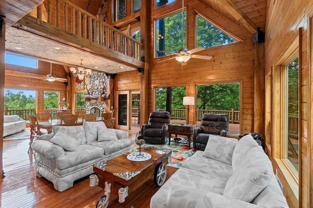 W8310 MEYER LANE, Crivitz, WI 54114