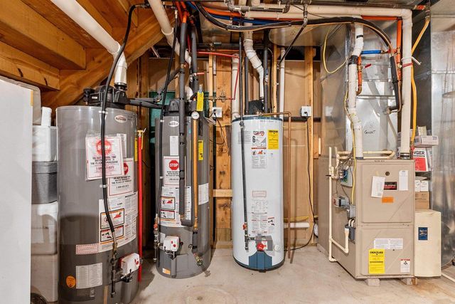 W8310 MEYER LANE, Crivitz, WI 54114