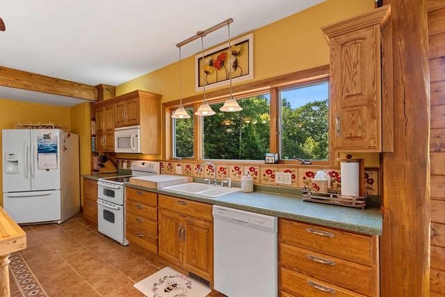 W8310 MEYER LANE, Crivitz, WI 54114