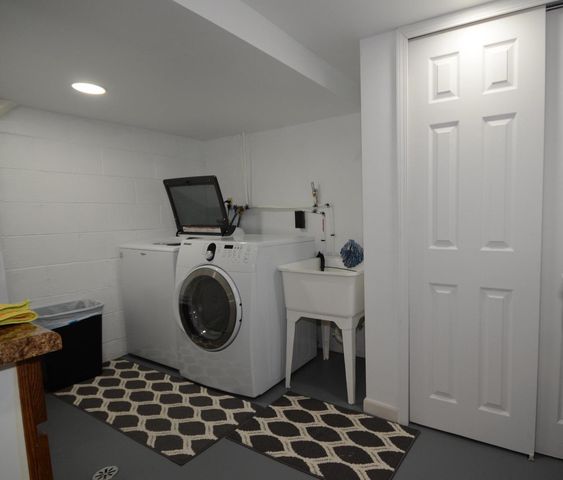 5415 S Nicolet DRIVE, New Berlin, WI 53151